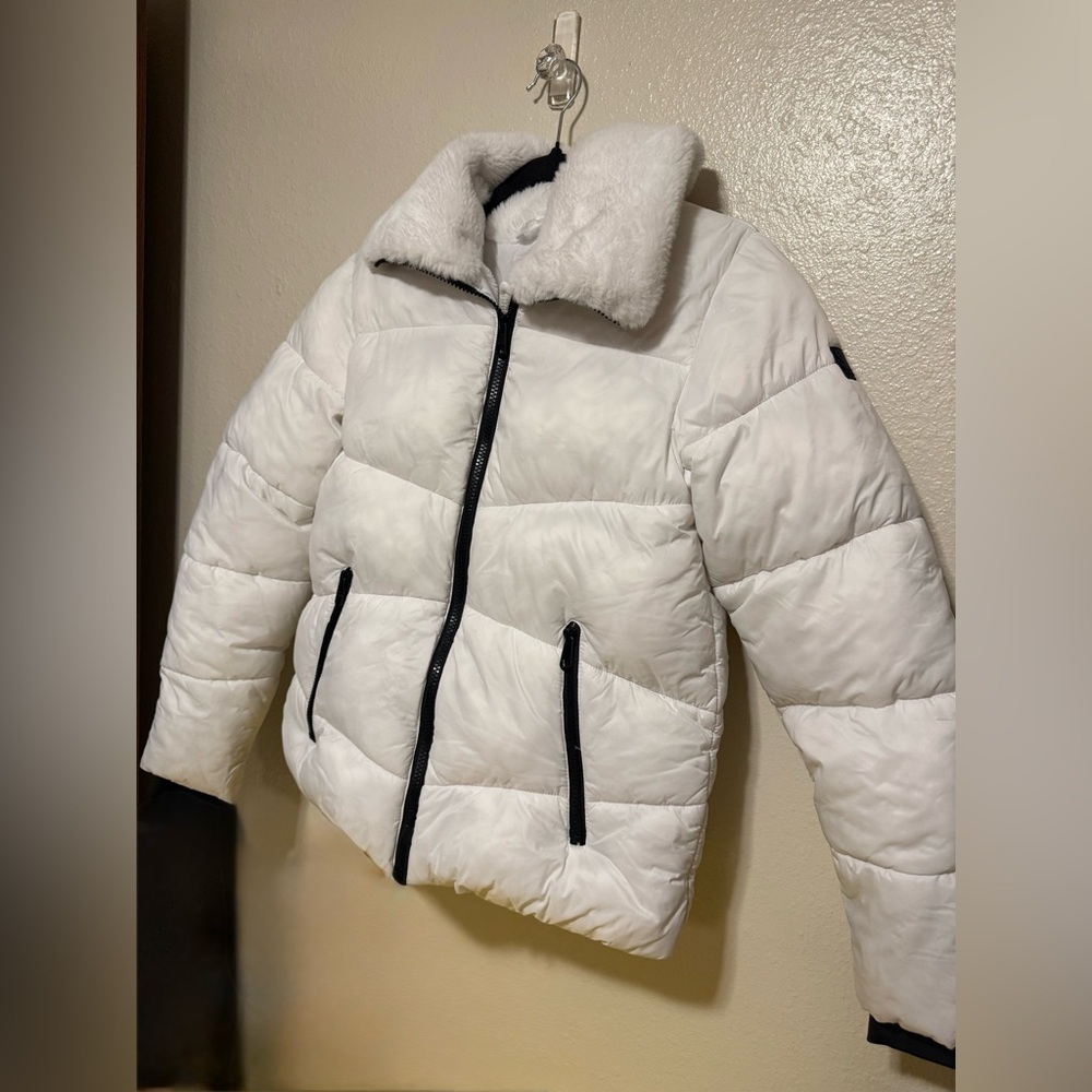 Steve Madden Girls White Puffer Jacket | Faux Fur Coat | Large Zip Front Jacket - Picture 3 of 5
